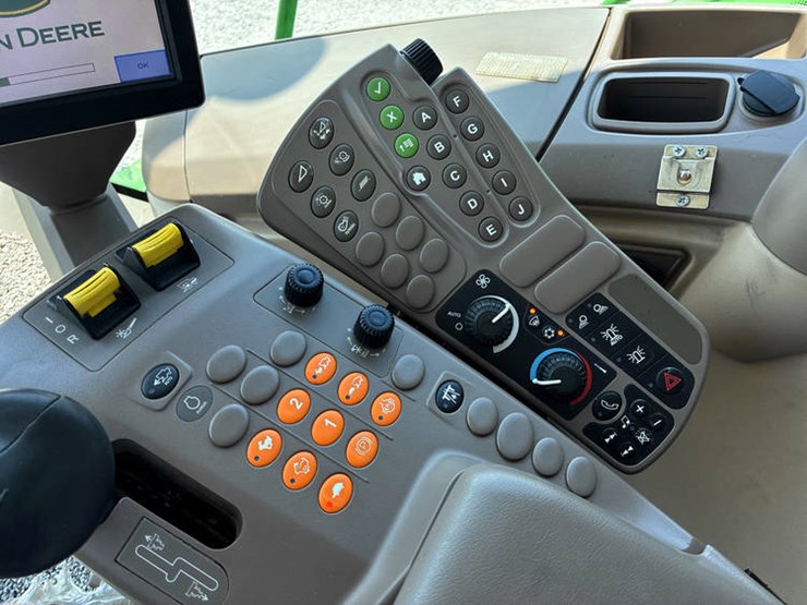 2013-john-deere-s690-image-109