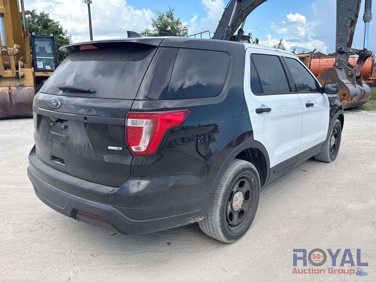 2018-ford-explorer-image-3