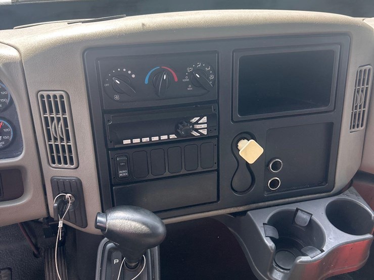 2015-international-durastar-4300-image-15