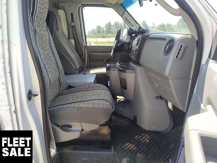 2012-ford-350-image-17