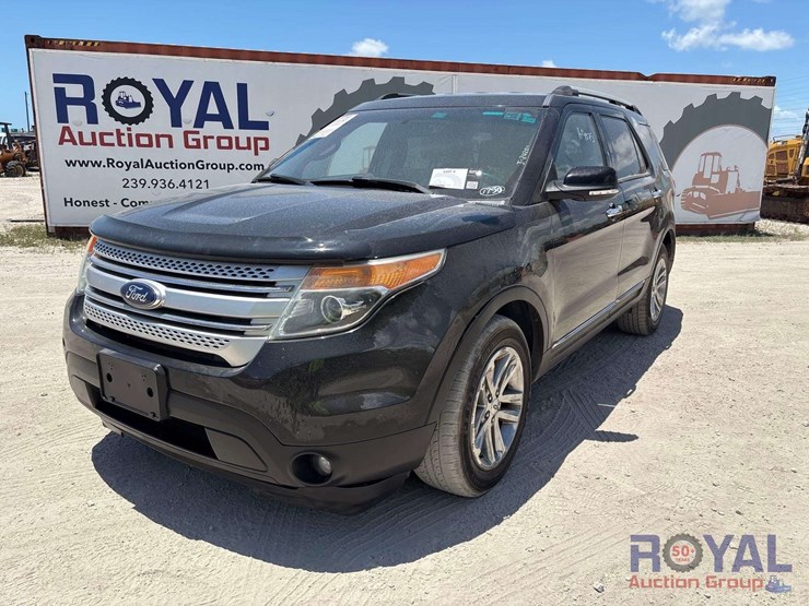 2014-ford-explorer-xlt-image-1