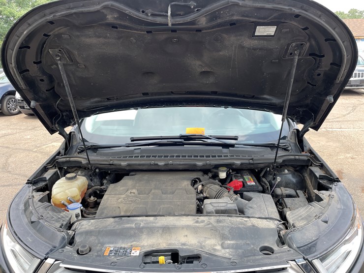 2016-ford-edge-sel-image-41