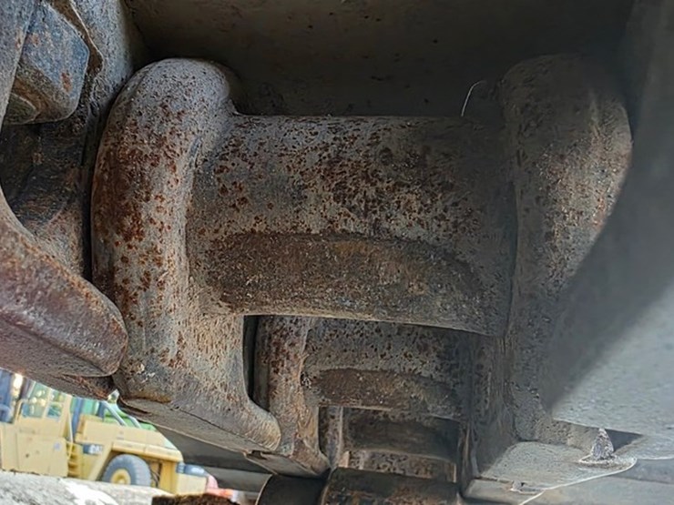 2013-deere-160g-lc-image-40