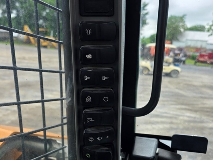 2022-case-tr340b-image-50