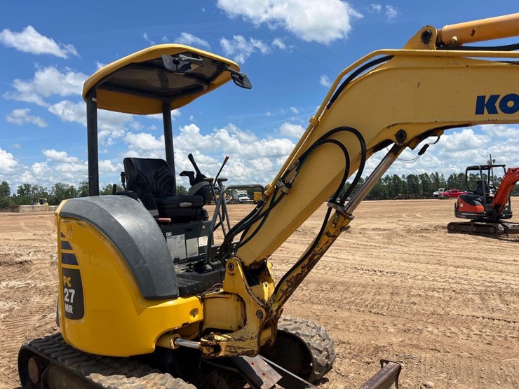 komatsu-pc27mr-2-image-23