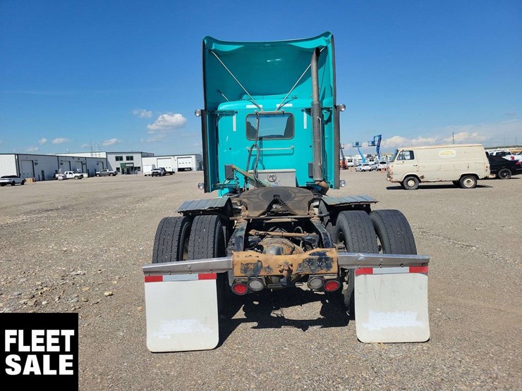 2018-peterbilt-579-image-13