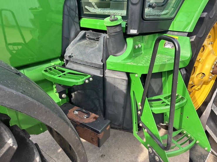2012-john-deere-8360r-image-40