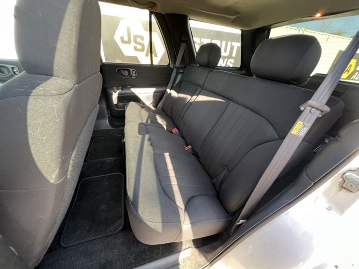 2004-chevrolet-blazer-image-24