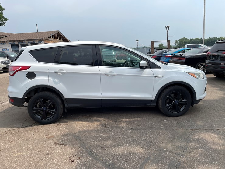 2015-ford-escape-se-image-6