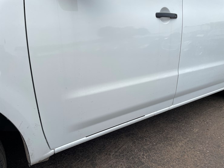 2013-nissan-nv2500-image-16