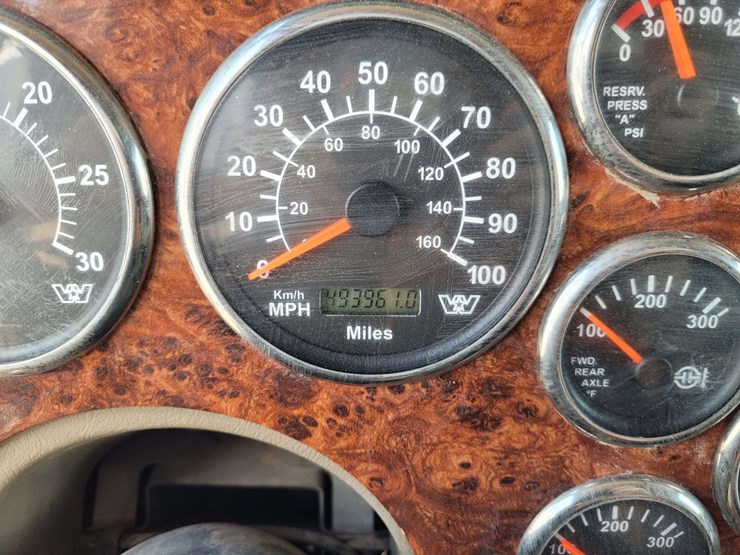 2005-western-star-4900-image-17