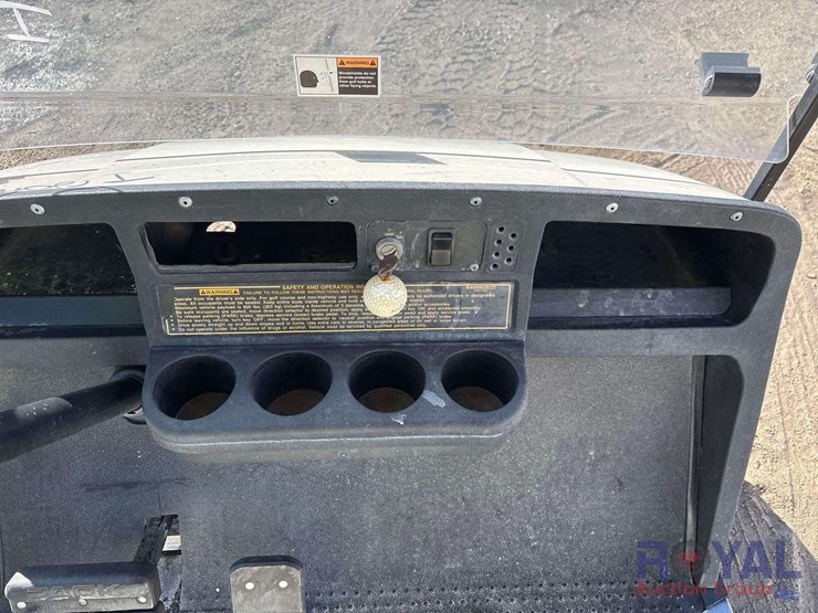 ez-go-electric-golf-cart-image-3