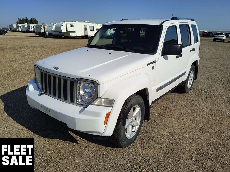 2012-jeep-liberty-image-1