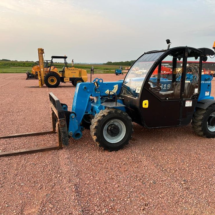 2017 GENIE GTH5519