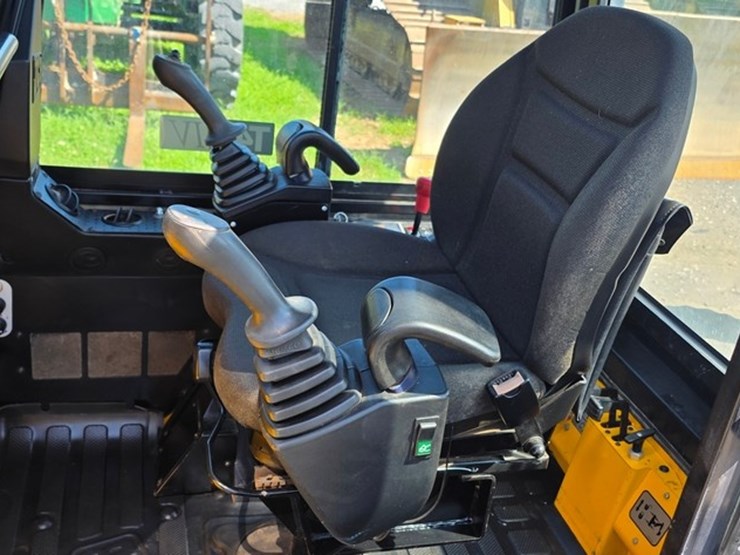 2021-jcb-1cxt-image-42