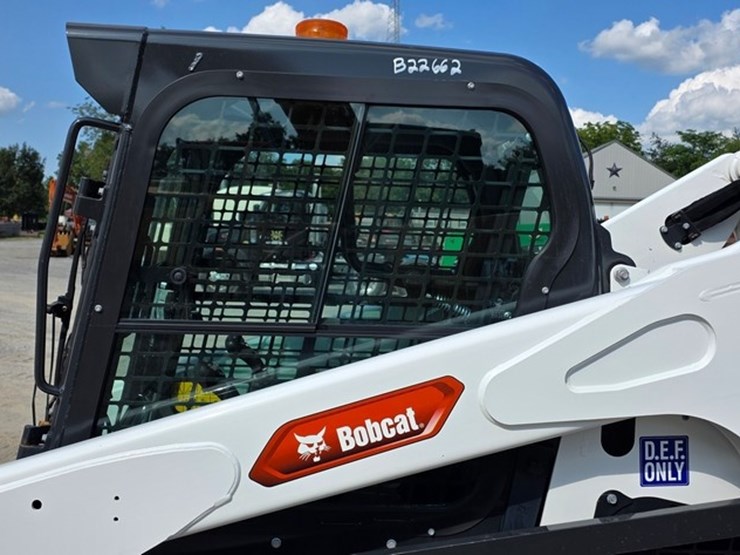 2023-bobcat-t770-image-29