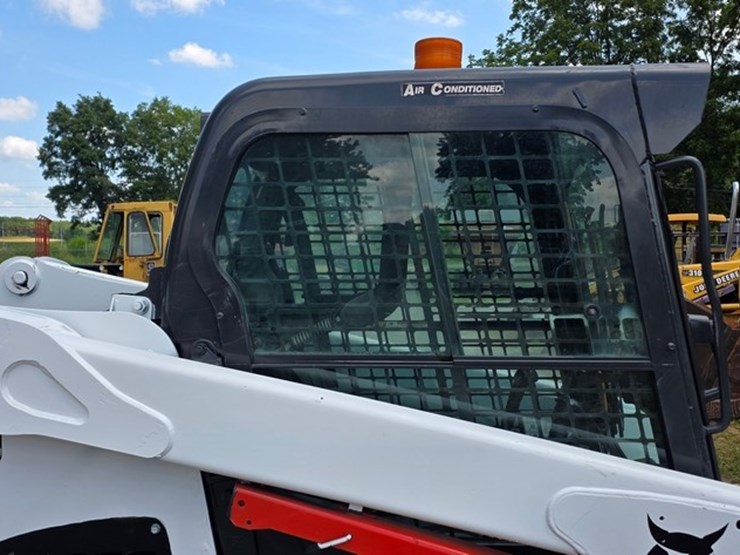 2011-bobcat-s630-image-13