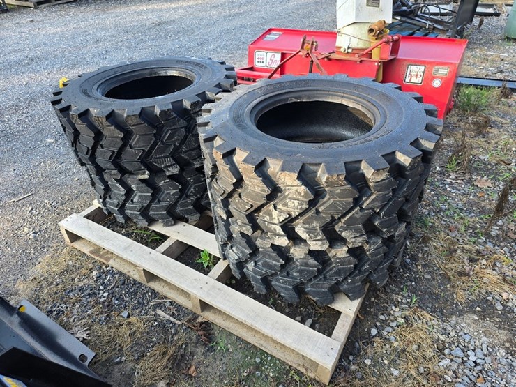 new-4-12-16.5-forerunner-skidloader-tires-image-4