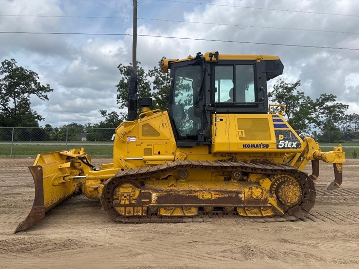2021-komatsu-d51ex-24-image-1