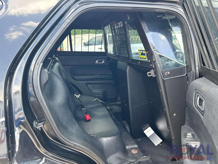 2017-ford-explorer-image-22
