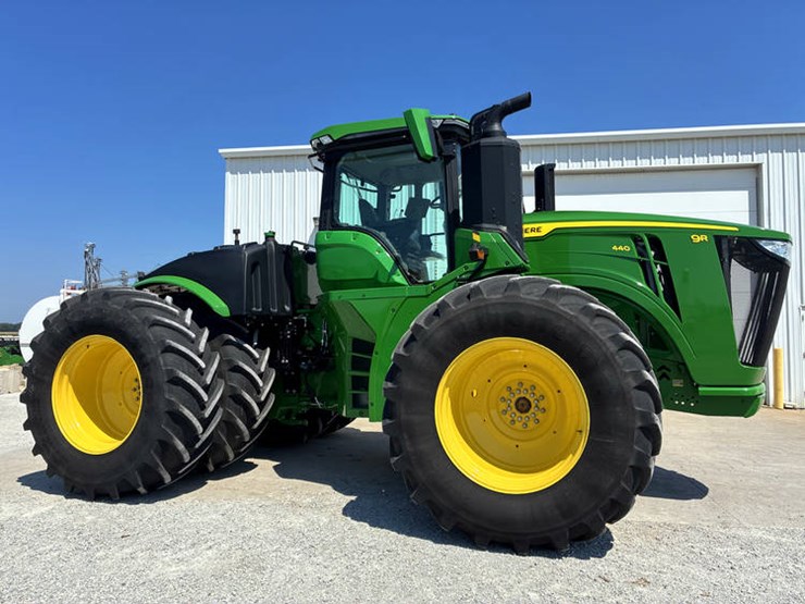2023-john-deere-9r-440-image-3
