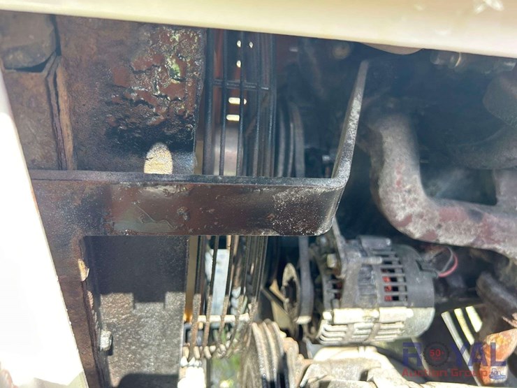 2017-e-z-beever-m12r-towable-brush-chipper-image-9