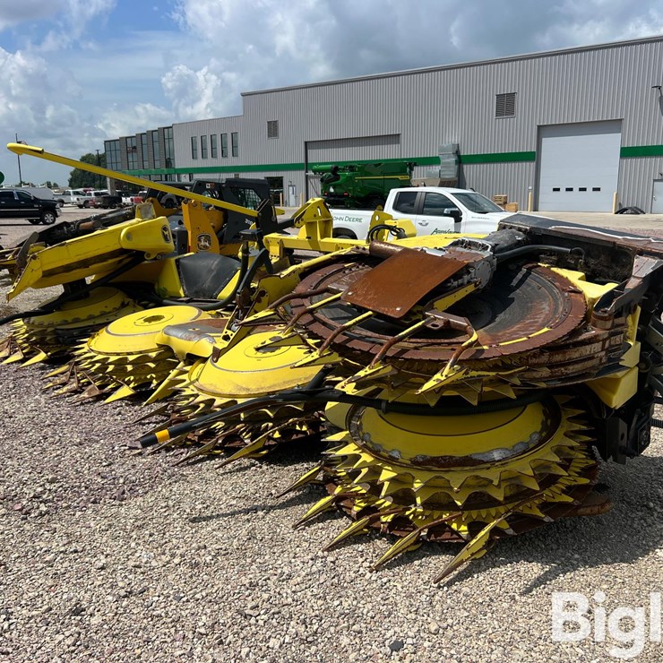 2020 JOHN DEERE 772