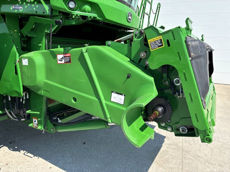 2013-john-deere-s690-image-21