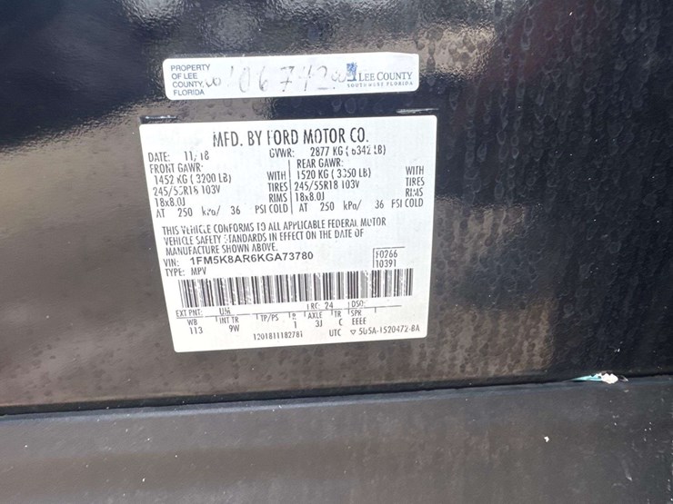 2019-ford-explorer-image-5