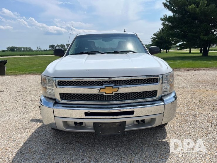 2013-chevrolet-silverado-image-3
