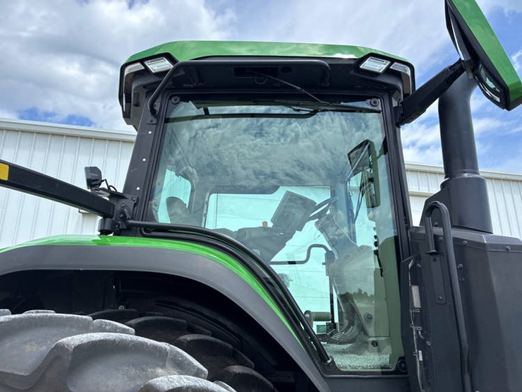2023-john-deere-8r-340-image-16