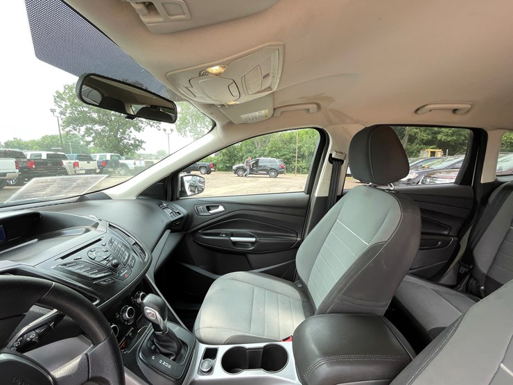 2015-ford-escape-se-image-55