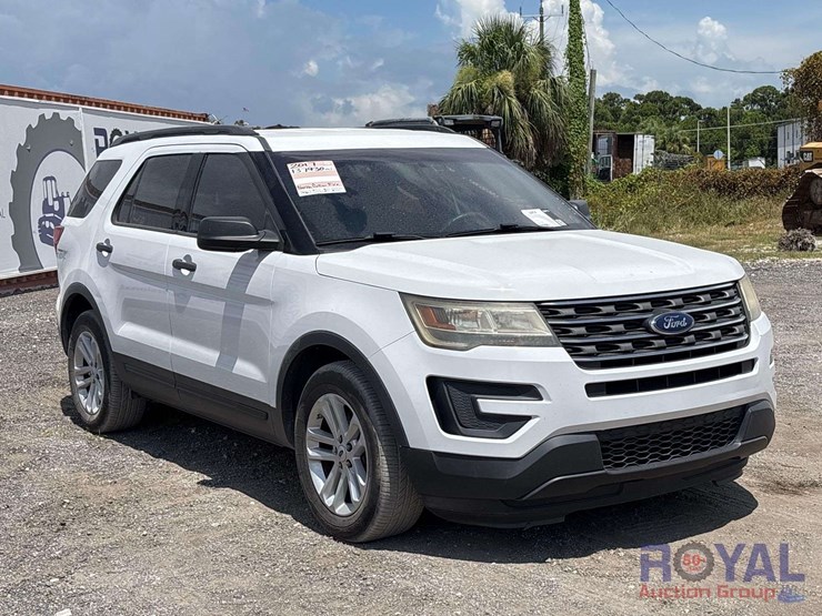2017-ford-explorer-image-2