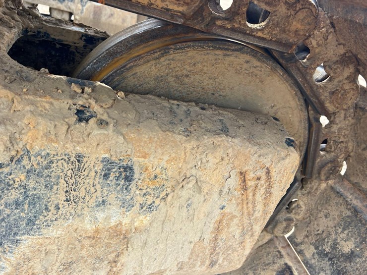 caterpillar-320gc-image-23