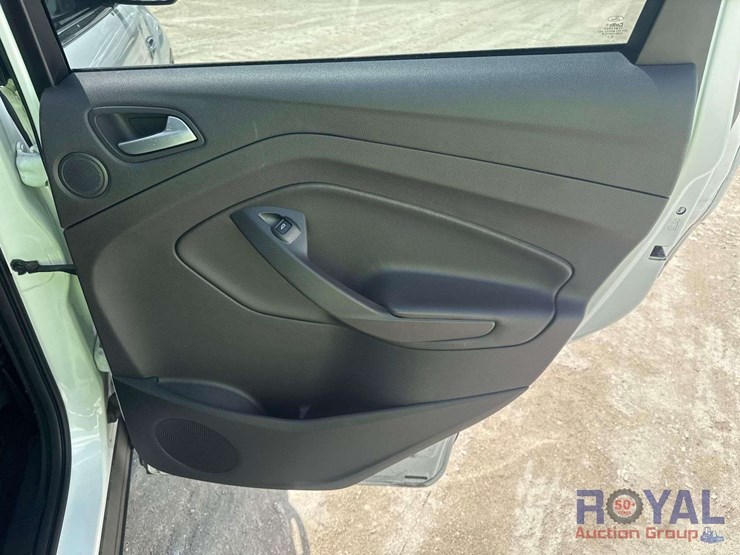 2016-ford-escape-se-image-23