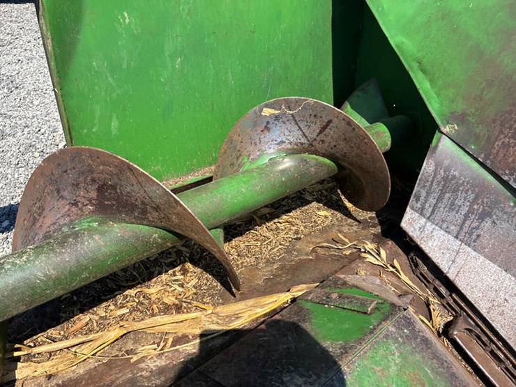 john-deere-444-image-11