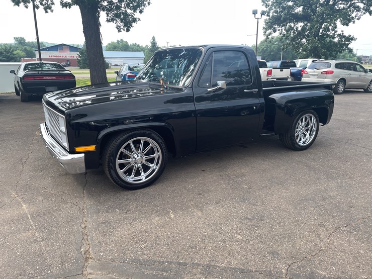 1982-chevrolet-c10-image-1