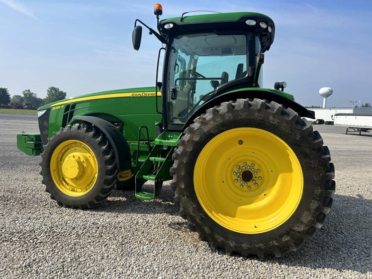 2012-john-deere-8285r-image-10