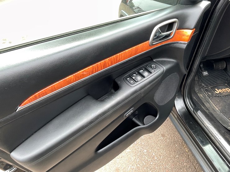 2013-jeep-grand-cherokee-image-49