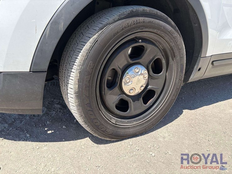 2019-ford-explorer-image-24