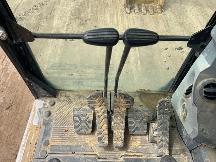 caterpillar-320gc-image-38