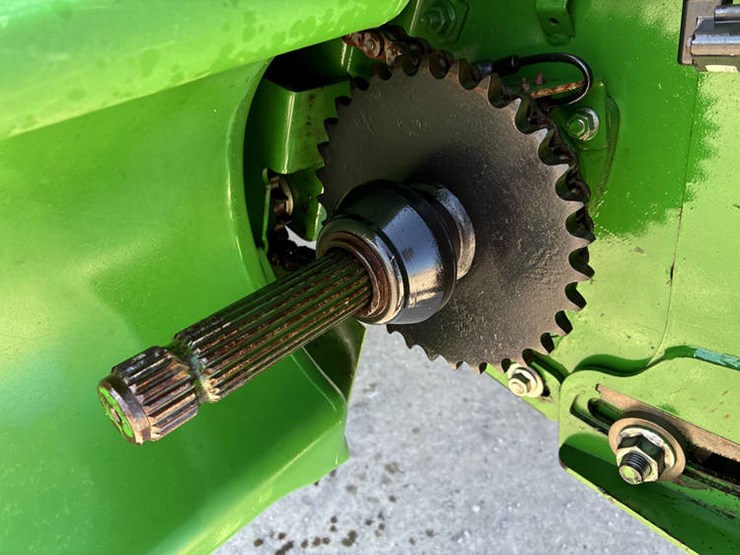 2013-john-deere-s670-image-17