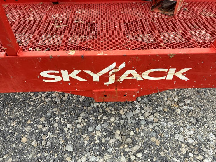 2015-skyjack-sj61t-image-13