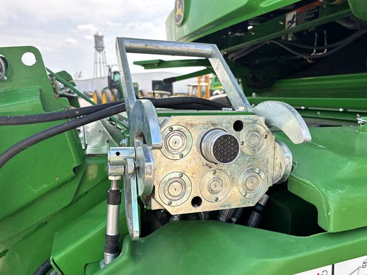 2022-john-deere-s780-image-13