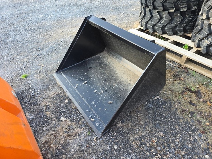 new-jmr-36"-walk-behind-bucket-image-4