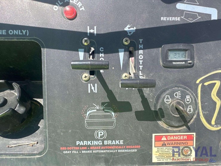 2016-hurricane-blo-vac-x3-stand-on-blower-image-10