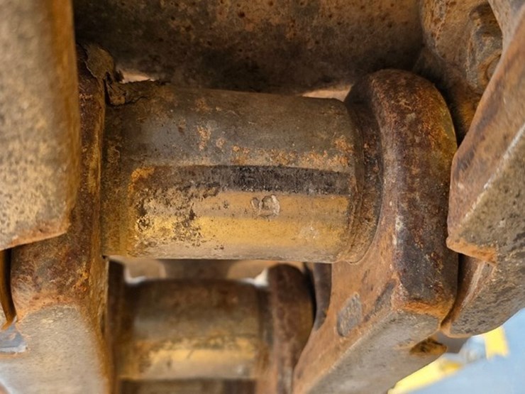 2014-deere-700k-lgp-image-23