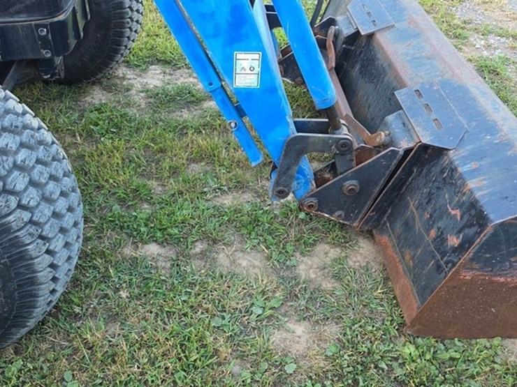 new-holland-tn70d-image-9
