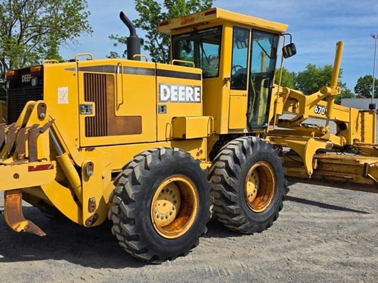 2001-deere-670c-image-3