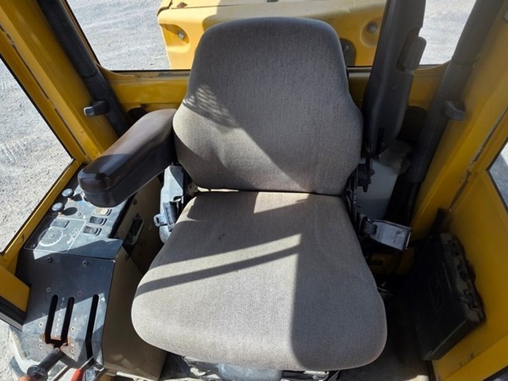 2001-deere-670c-image-60
